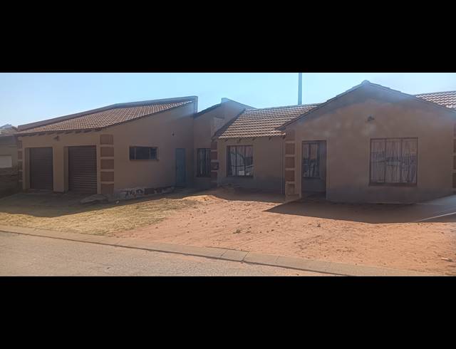 3 BEDROOM FREEHOLD FOR SALE IN VOSLOORUS